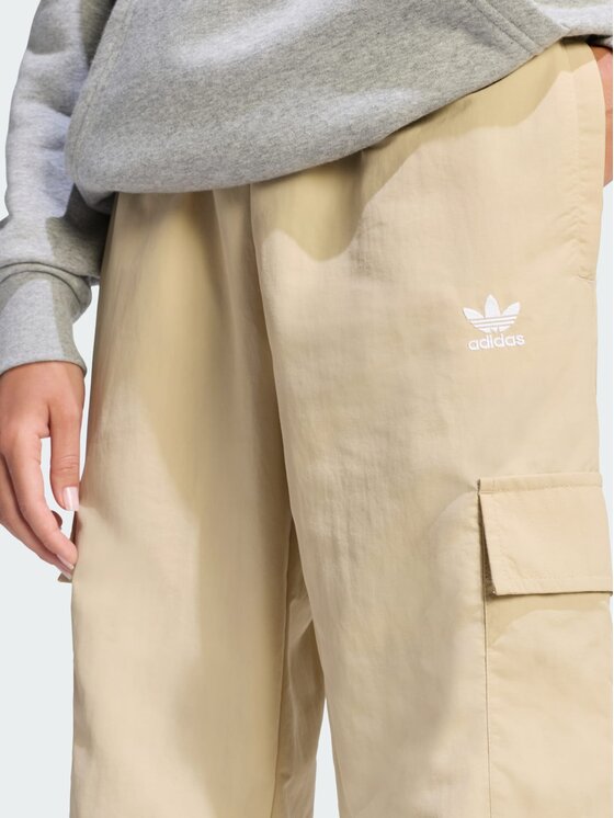 adidas adidas Spodnie materiałowe 155651 Beżowy Regular Fit