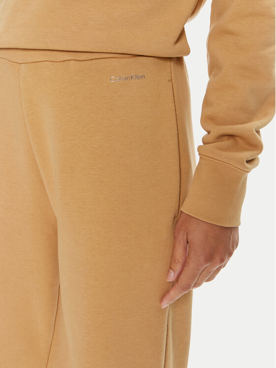 Calvin Klein Calvin Klein Долнище анцуг Nano Logo K20K207214 Бежов Relaxed Fit