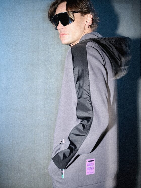 4F 4F Bluza IN MOTION Szary Regular Fit