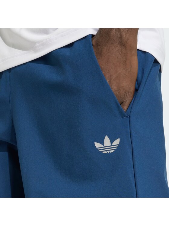 adidas adidas Szorty materiałowe 163192 Niebieski jasny Regular Fit