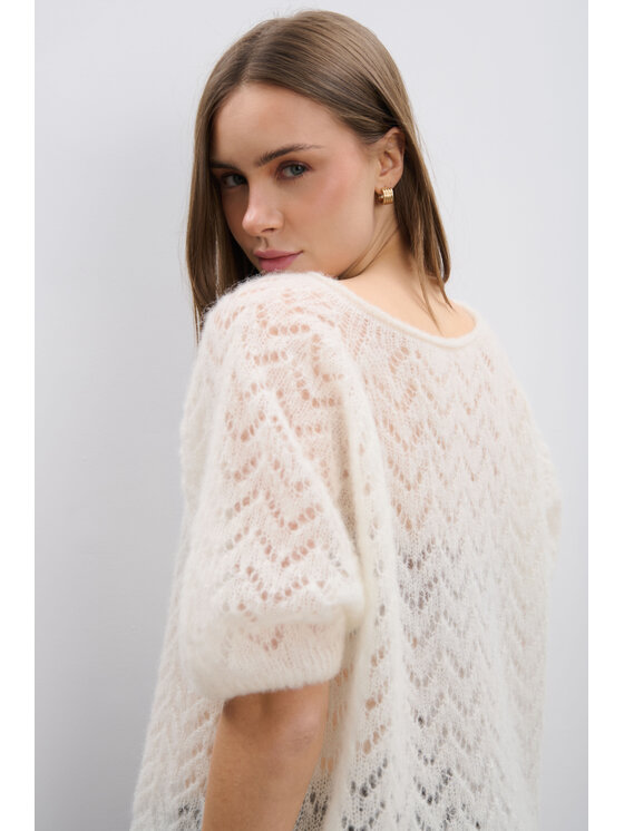 Fobya Fobya Sweter F2109 Kremowy Basic Fit
