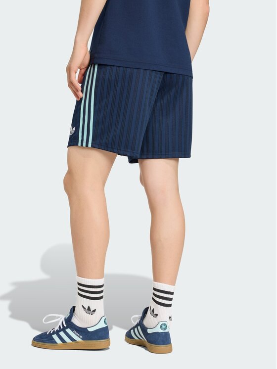 adidas adidas Szorty sportowe 162216 Niebieski jasny Loose Fit