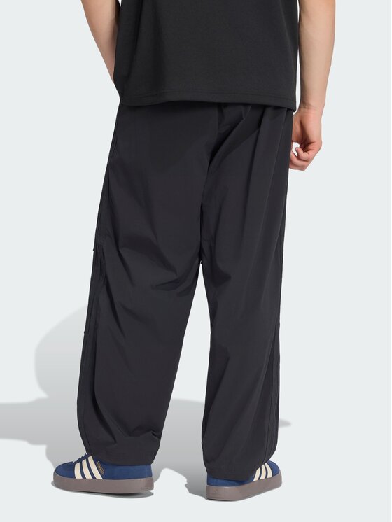adidas adidas Spodnie materiałowe 164596 Czarny Loose Fit