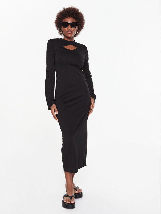 Gestuz Gestuz Ежедневна рокля Anka 10906826 Черен Slim Fit
