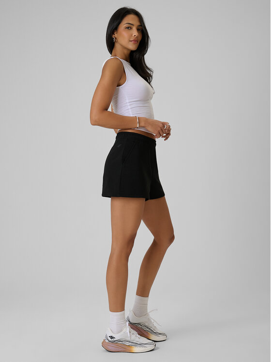 4F 4F Αθλητικό σορτς ESSENTIAL 4 Μαύρο Regular Fit