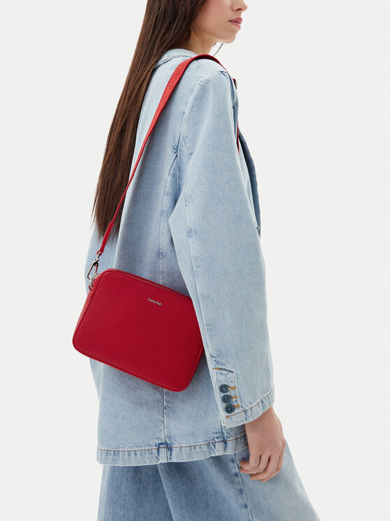 Calvin Klein Calvin Klein Ročna torba Ck Must Small Camera Bag K60K613145 Rdeča