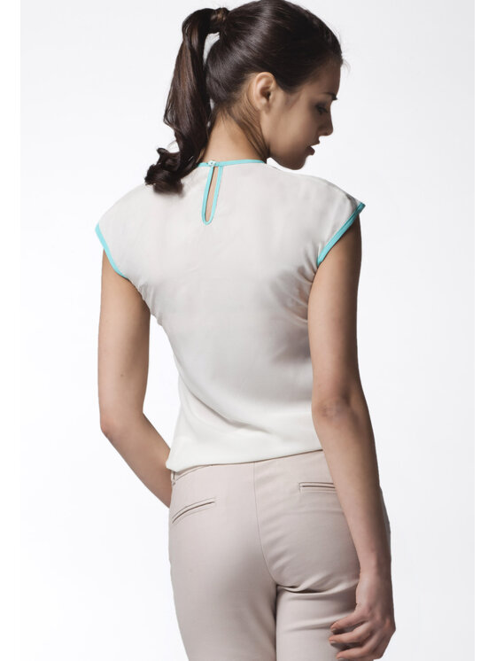 Awama Awama Bluzka A025 Écru Basic Fit