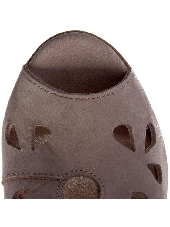 Carinii Carinii Туфлі на шпильці B3990 Бежевий