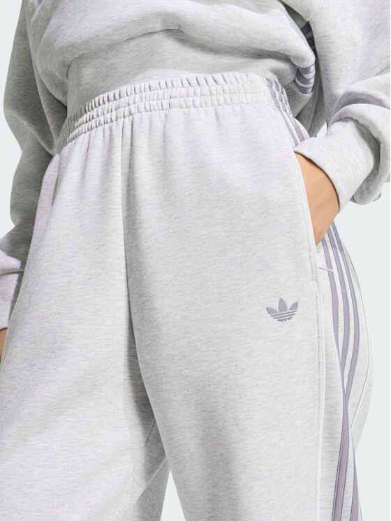 adidas adidas Spodnie dresowe 164782 Szary Loose Fit