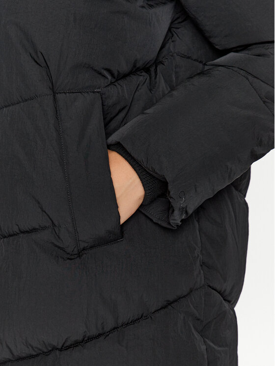 Calvin Klein Calvin Klein Žieminė striukė Modern K20K204690 Juoda Regular Fit