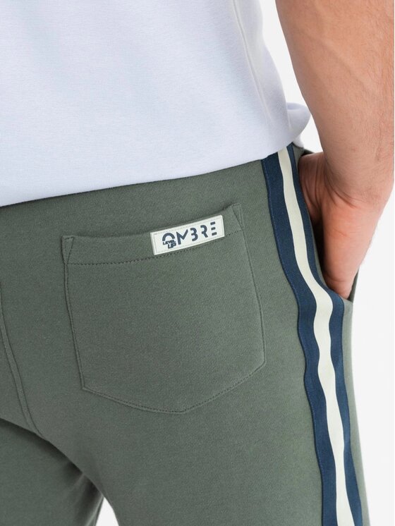 Ombre Ombre Szorty materiałowe OM-SRSK-0156 Zielony Regular Fit
