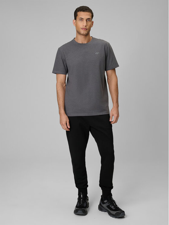 4F 4F Pantaloni da tuta 4FRMM00TTROM2020-20S Nero Regular Fit