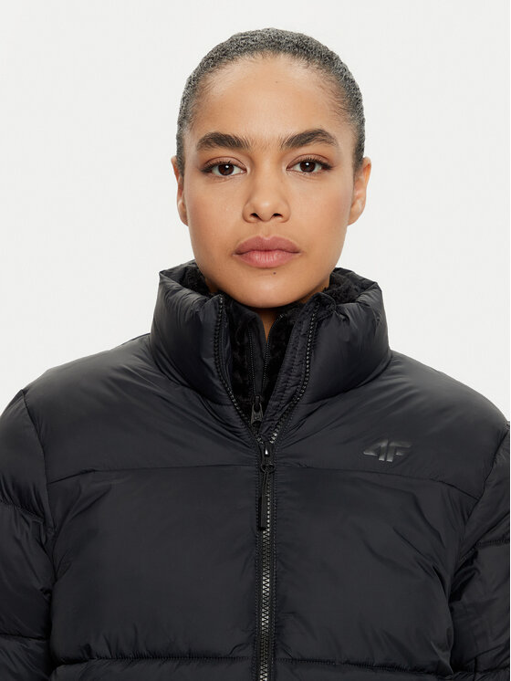 4F 4F Kurtka zimowa 4FWAW24TDJAF469 Czarny Regular Fit