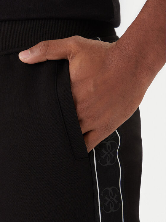 Guess Guess Pantaloncini di tessuto Mickey Z4RD04 KB3P2 Nero Regular Fit