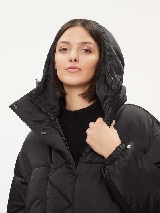 Tommy Jeans Tommy Jeans Зимно яке Satin DW0DW16587 Черен Regular Fit