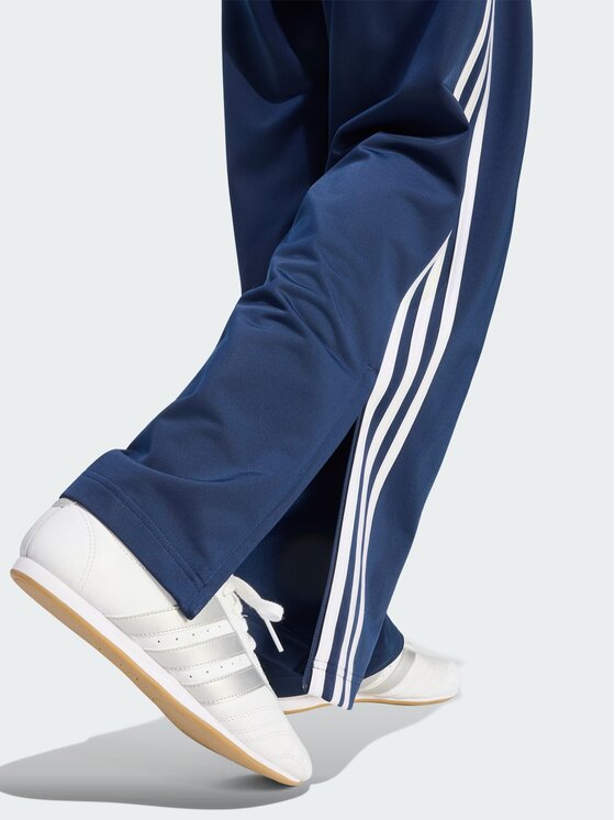 adidas adidas Spodnie dresowe 159027 Niebieski jasny Loose Fit
