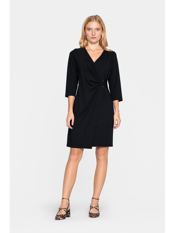 EMOI EMOI Sukienka codzienna czarna dopasowana z ozdobą w talii Czarny Feminine Fit