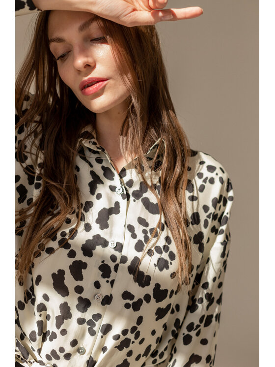 Entelier Entelier Sukienka codzienna oversize Écru Comfortable Fit