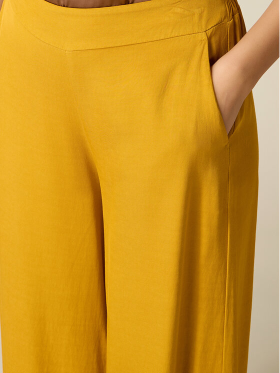 Oltre Oltre Spodnie materiałowe P00QJ002443N002 Żółty Baggy Fit