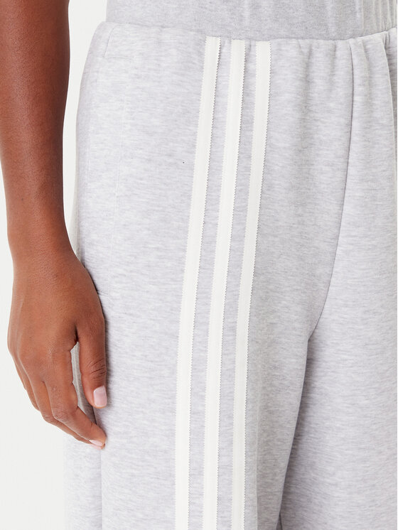 adidas adidas Spodnie dresowe Off Placed 3-Stripes KA0833 Szary Wide Leg