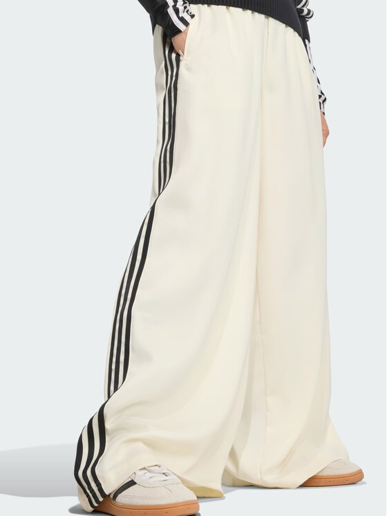 adidas adidas Spodnie dresowe Adicolor Biały Loose Fit