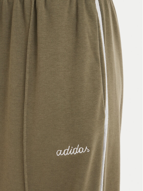 adidas adidas Donji dio trenerke Seasonal Essentials Colorpop KV6864 Tamno zelena Wide Fit