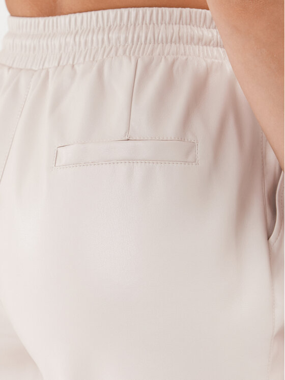 Guess Guess Панталони от имитация на кожа New Viola W3BB44 WF8Q0 Бежов Regular Fit