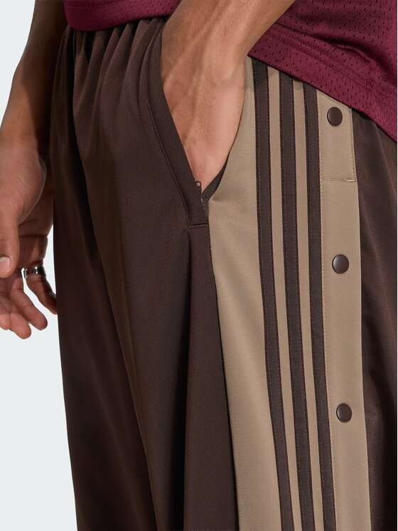 adidas adidas Jogginghose Adibreak Classic KS7398 Dunkelbraun Regular Fit