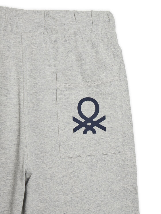 United Colors Of Benetton United Colors Of Benetton Športové kraťasy 3BL0C903L Sivá Regular Fit