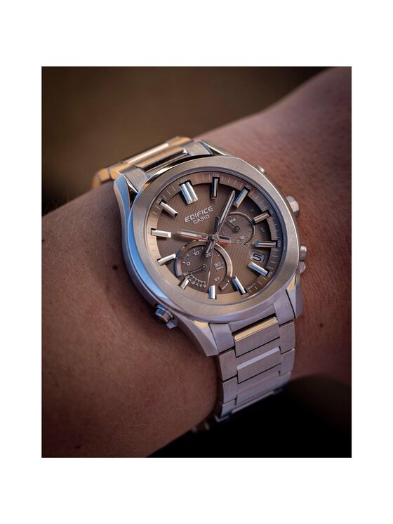 Casio Casio Zegarek EQB-1300D-5AEF Srebrny