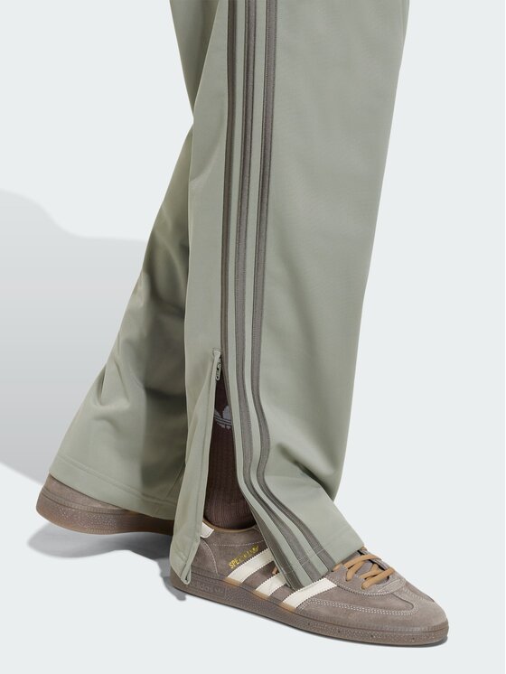 adidas adidas Spodnie materiałowe 159128 Zielony Regular Fit