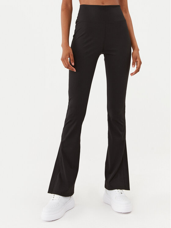 Leggings Undress Code