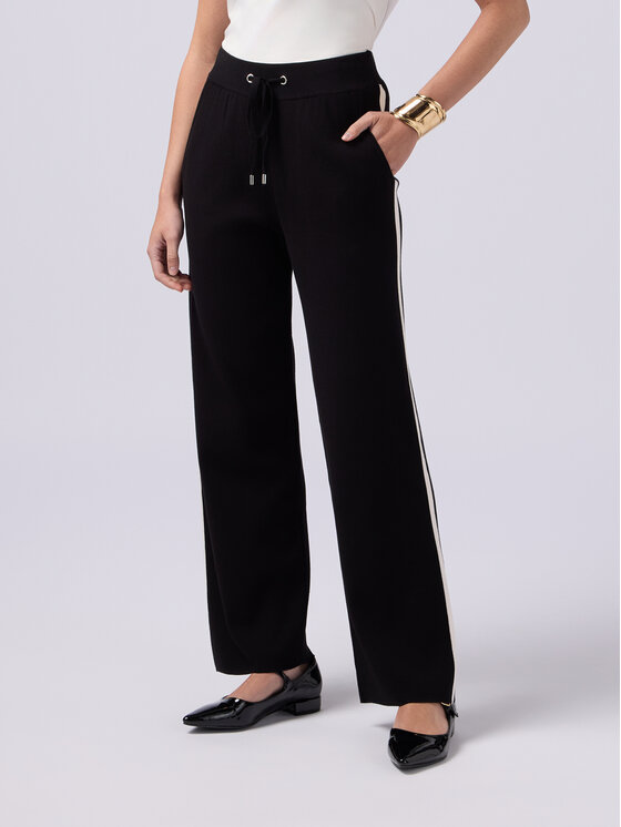 Oltre Oltre Pantaloni di tessuto P654J002132N033 Nero Baggy Fit