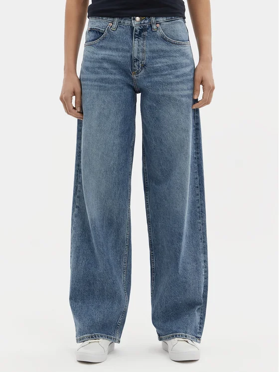 Baggy jeans gli outfit streetstyle alla moda MODIVO runway