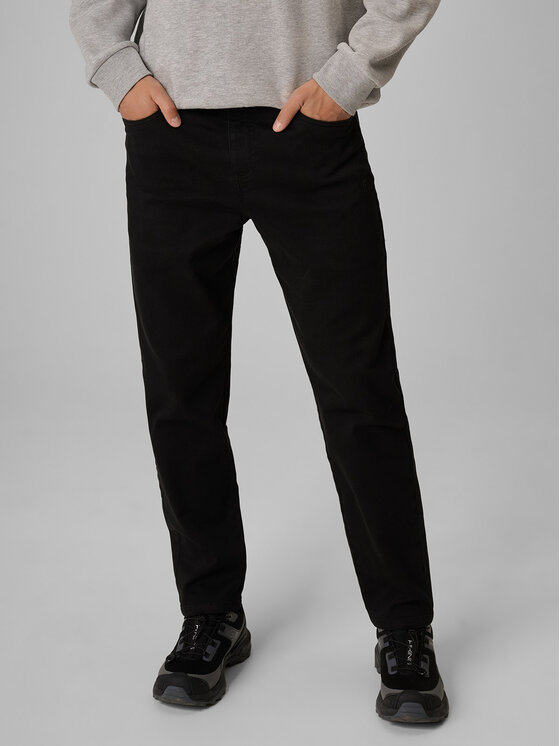 4F 4F Spodnie materiałowe ESSENTIAL Czarny Regular Fit