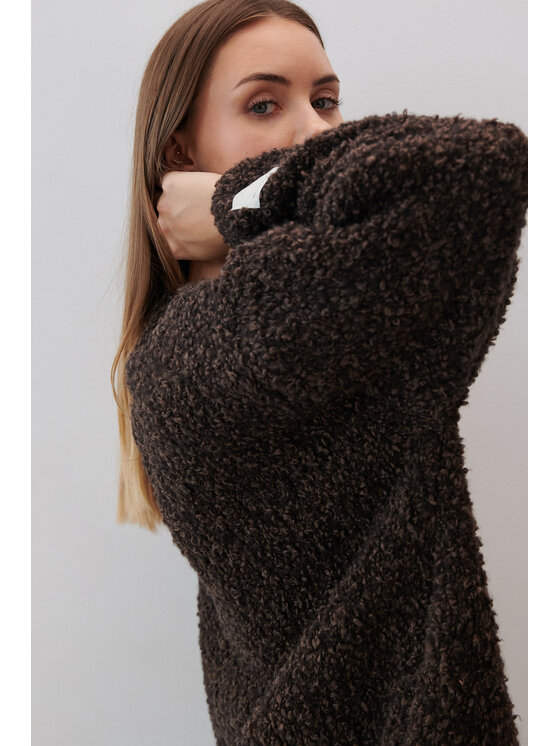 Fobya Fobya Sweter F2050 Brązowy Basic Fit