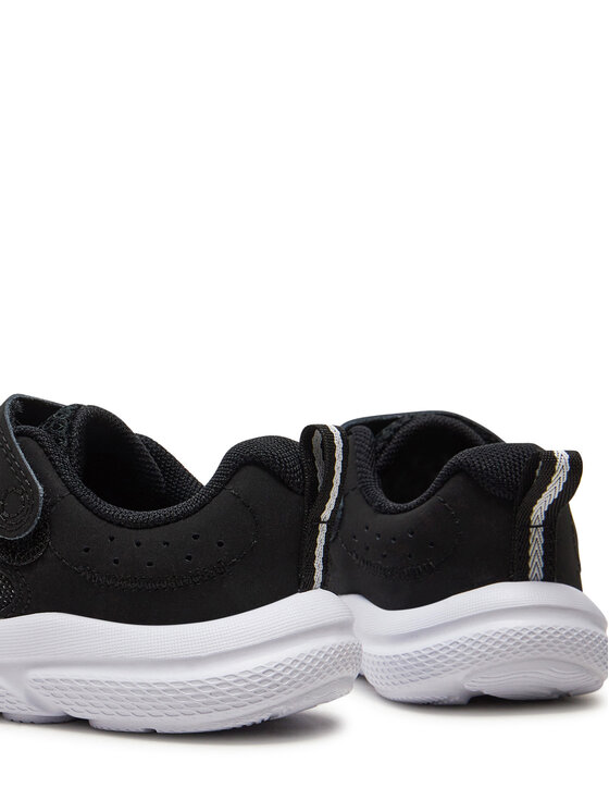 Black and white under armour sneakers online