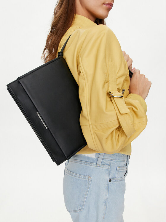 Calvin Klein Calvin Klein Сумка Ck Linear Shoulder Bag K60K612158 Чорний