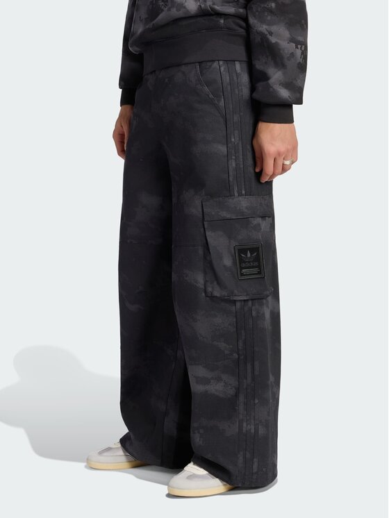 adidas adidas Spodnie materiałowe 165388 Czarny Loose Fit