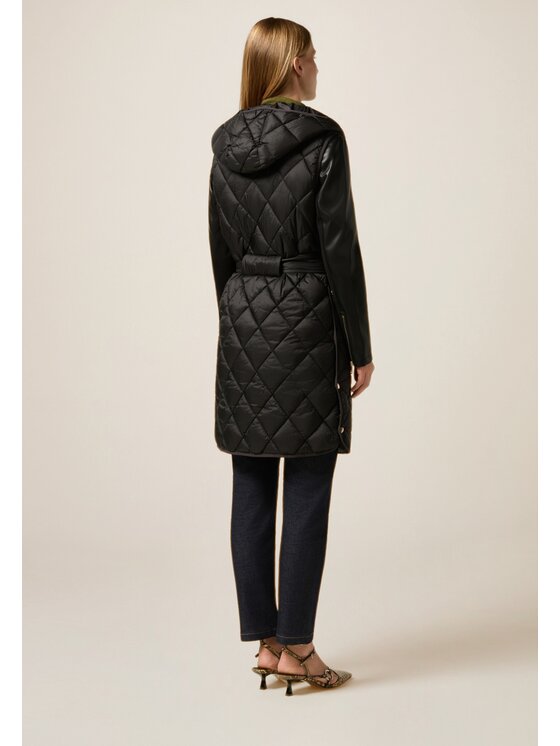 Oltre Oltre Giubbotto piumino F637R001455N033 Nero A-Line Fit