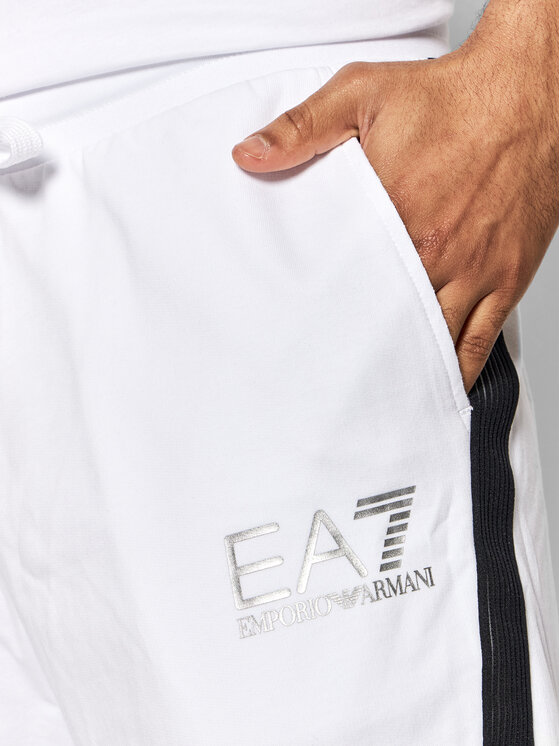 EA7 Emporio Armani EA7 Emporio Armani Pantaloncini sportivi 3LPS66 PJ05Z 1100 Bianco Regular Fit