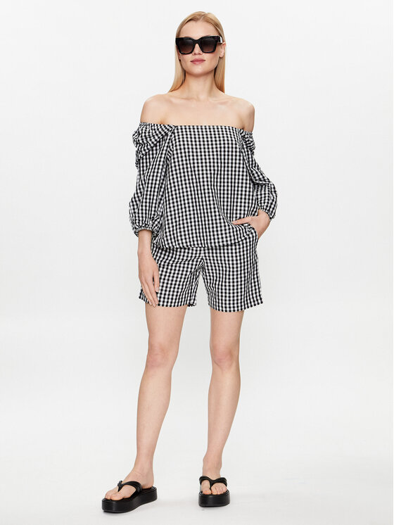 United Colors Of Benetton United Colors Of Benetton Bermudų šortai 4YCND900V Juoda Regular Fit