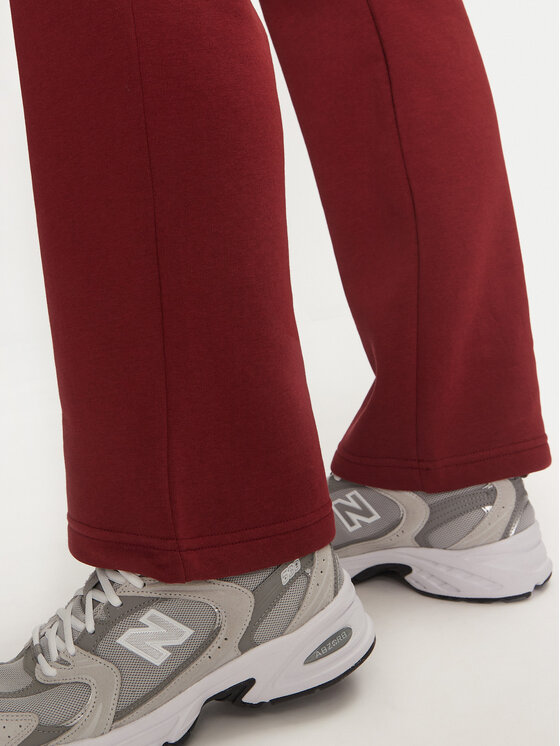 Gina Tricot Gina Tricot Pantaloni trening Basic 21183 Roșu Relaxed Fit