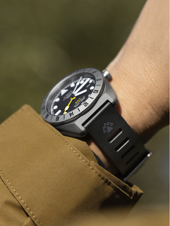 Timex Timex Годинник Expedition GMT Titanium Automatic TW2W53000 Чорний