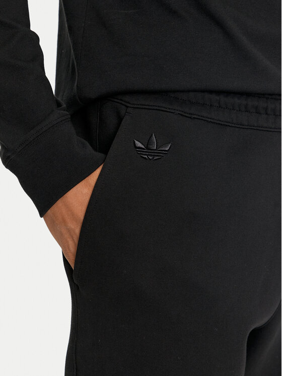 adidas Spodnie dresowe Street Neuclassics IS2812 Czarny Regular Fit ...