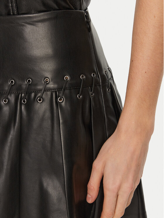 Guess Guess Műbőr szoknya Kamilia W4BD71 K8S30 Fekete Regular Fit