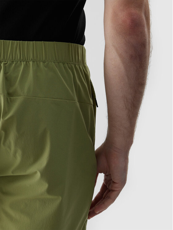 4F 4F Шорти от плат 4FWSS24TFSHM425 Зелен Regular Fit