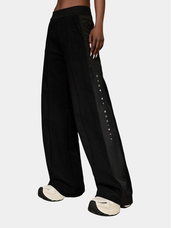 MADE BY SOCIETY MADE BY SOCIETY Ścierka Pantaloni NOMAD TRACE - P27157 Czarny Basic Fit