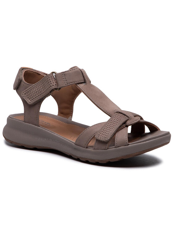 un adorn vibe clarks
