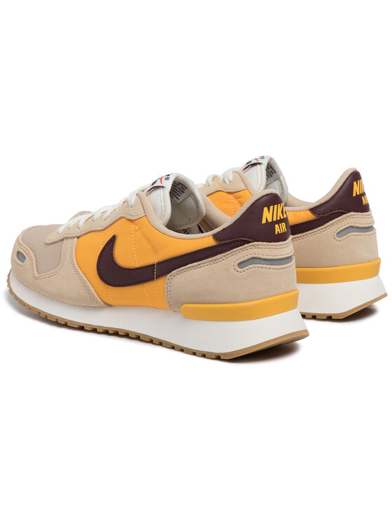 Nike air hot sale vrtx beige